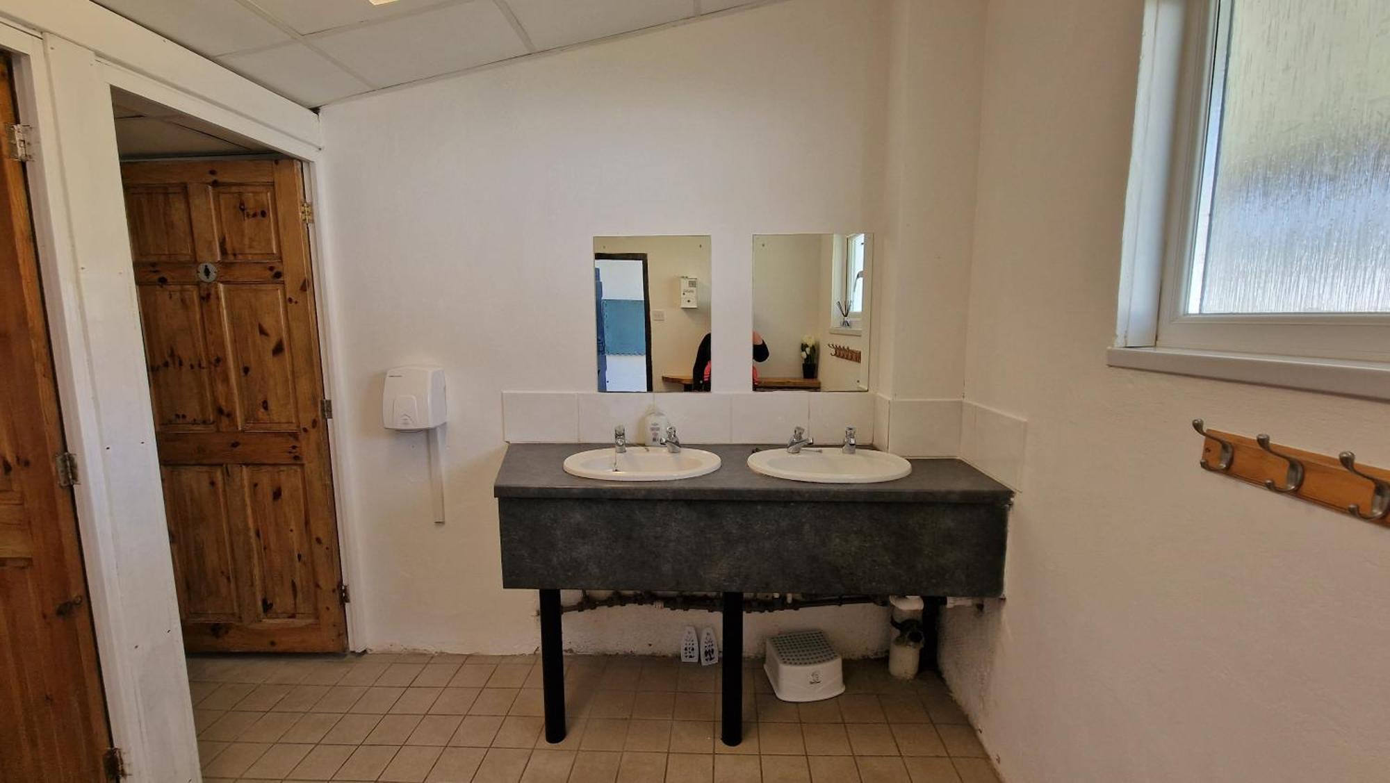 Dinas Hotel Llanbedr  Buitenkant foto